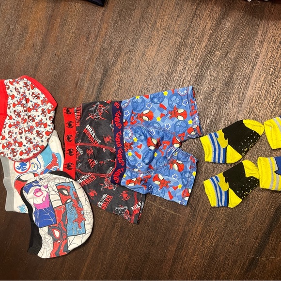 15 Piece Super Hero Boys Clothes Bundle- assorted from 3T-4T - Picture 3 of 11